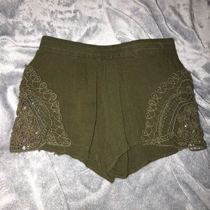 Rue 21 lace shorts
